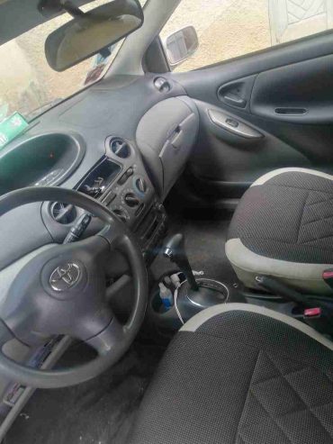 Toyota Vitz 2002 real Automatic