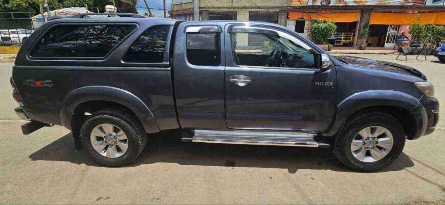 Toyota Hilux 2014 Diesel Manual in Addis Ababa