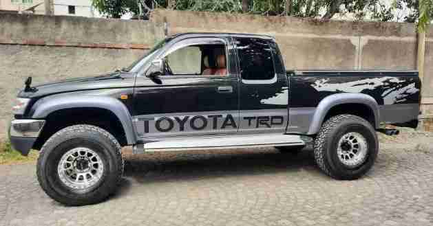 Toyota Hilux 2.0L Automatic 2000