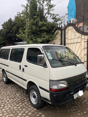 Toyota HiAce 2002 Manual