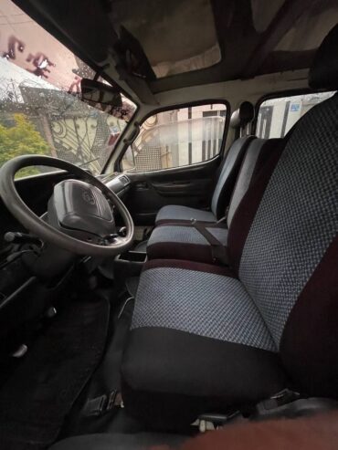 Toyota HiAce 2002 Manual