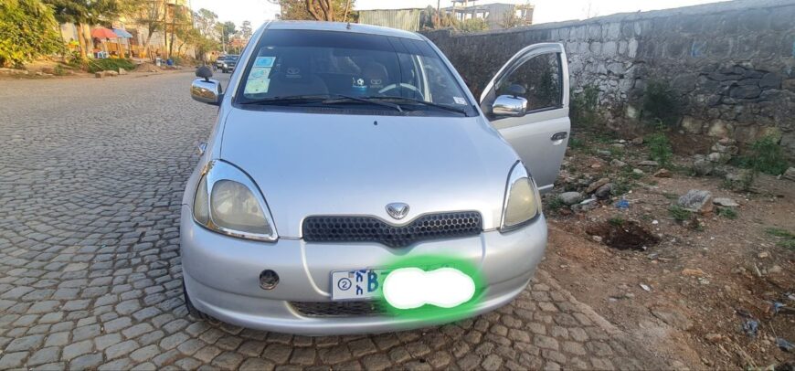 Toyota Vitz Benzine Automatic 2001