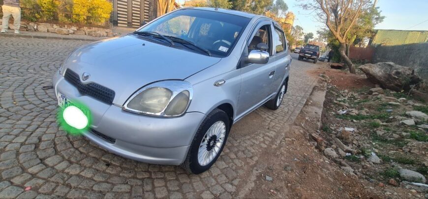 Toyota Vitz Benzine Automatic 2001