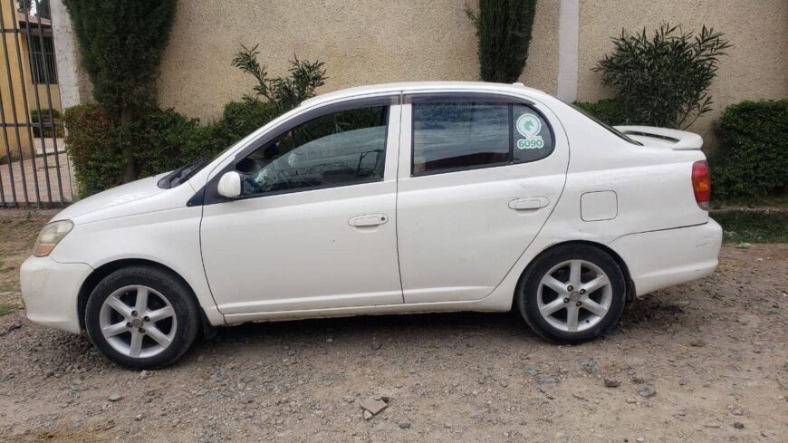 Toyota Platz Benzine Automatic 2004 8month