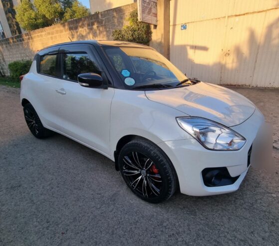 Suzuki Swift Benzine Automatic 2022