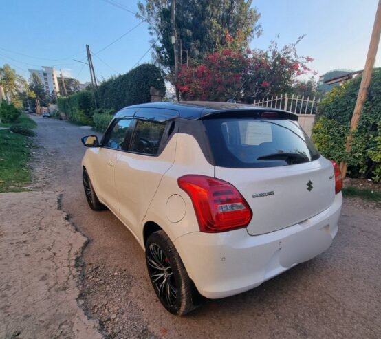 Suzuki Swift Benzine Automatic 2022