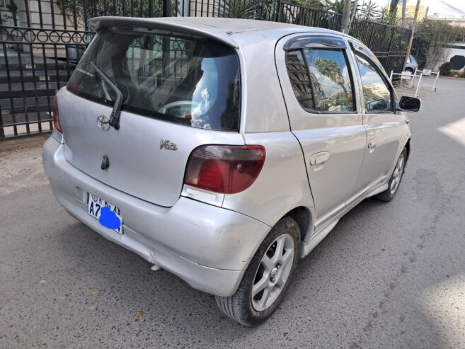 Toyota Vitz Benzine Automatic 2001