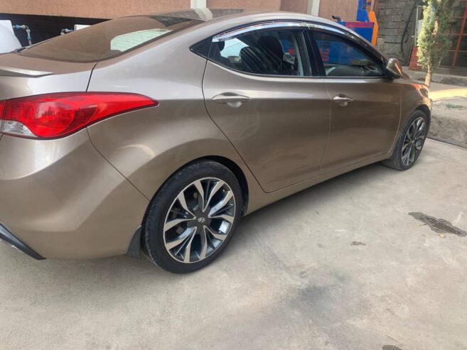 Hyundai Elantra Benzine Automatic 2014